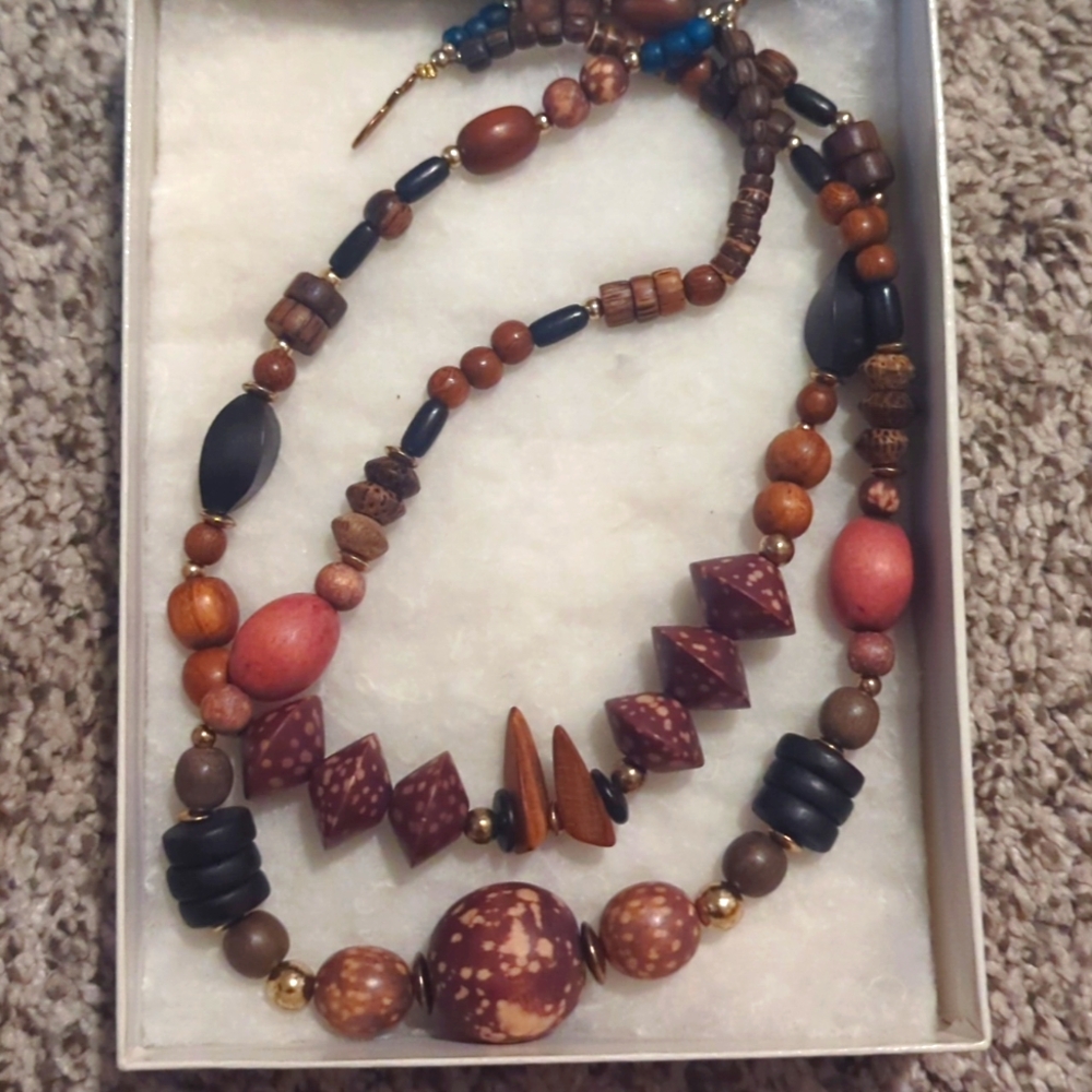Vintage Lee Sands Coconut Necklace